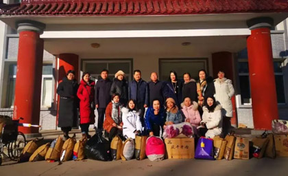 呼市女商會送溫暖、獻愛心、助力鄉(xiāng)村振興